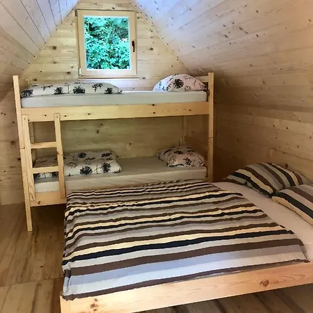 Wooden 게스트하우스 3*