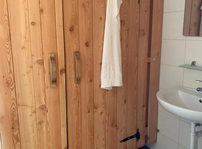 Πανσιόν Wooden